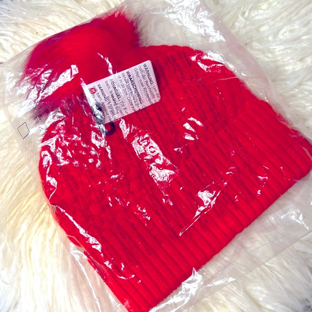 Lululemon LIMITED EDITION Knit Pom Beanie Hat - Picture 6 of 7